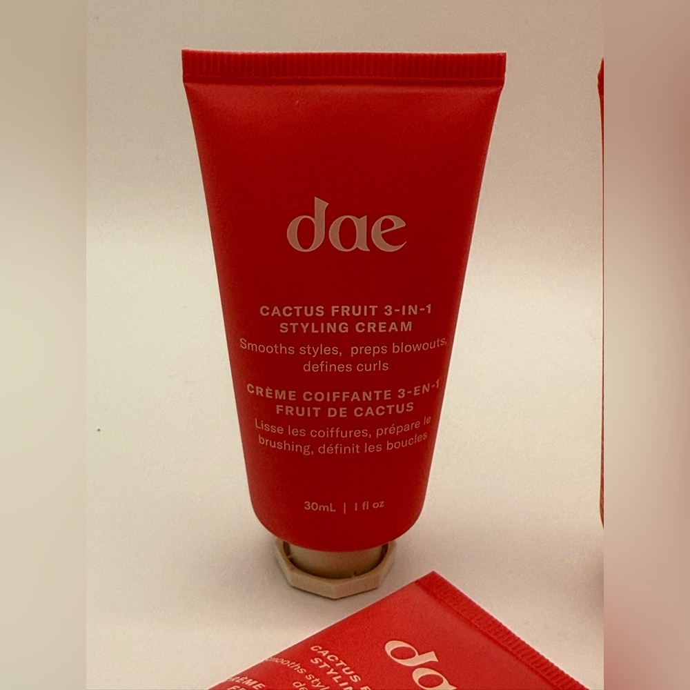 DAE Cactus Fruit 3-1 Styling Cream Defines Curls Smooths Styles Preps Blowouts
